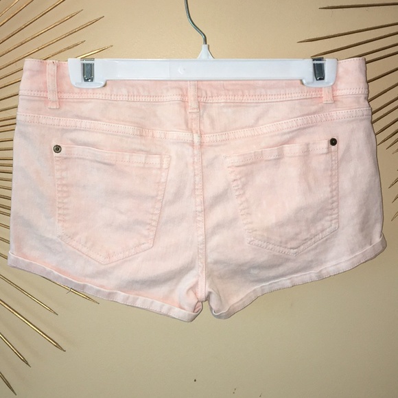 Shorts - Picture 3 of 3